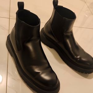 Zara Men's Chelsea boots